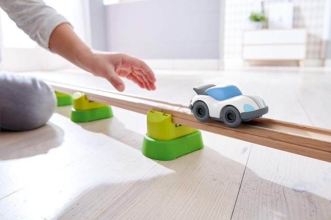 White Sports Car, Accessories