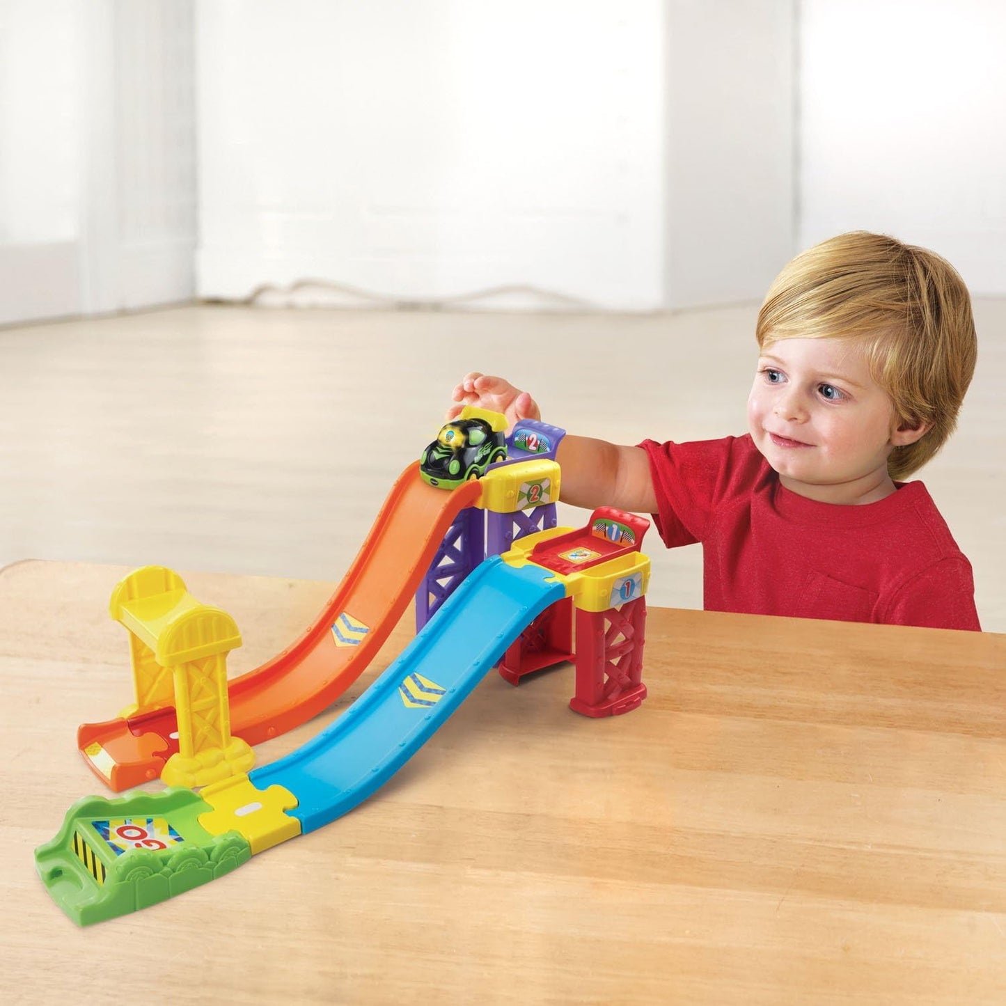 Smart Wheels 3-in-1 Launch and Play Raceway